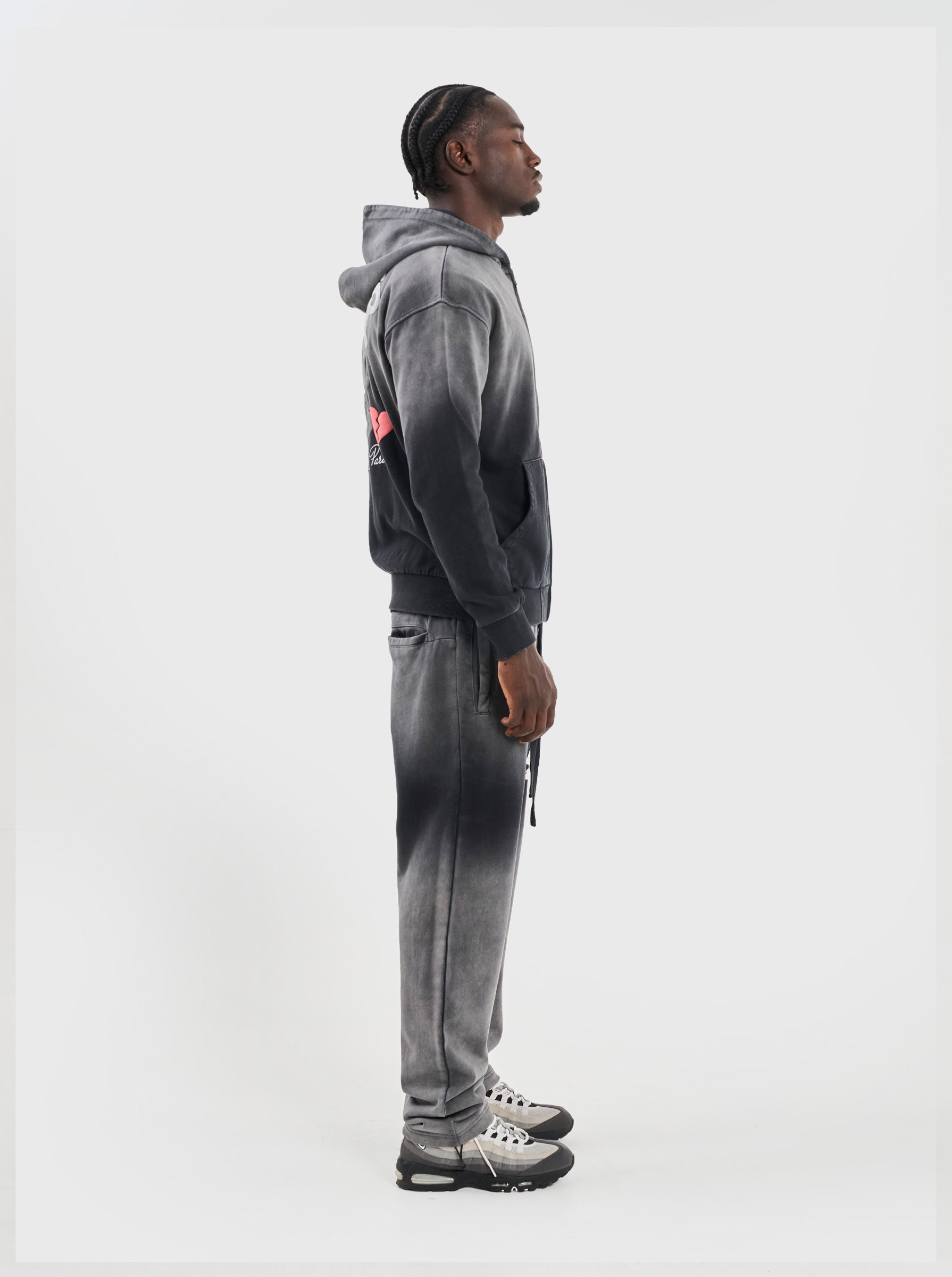 REALER THAN MOST JOGGER - BLACK